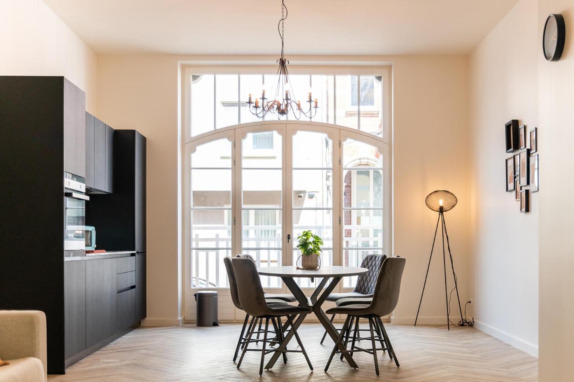 Beautiful Renovated Apartment In An Authentic Building Oostende Eksteriør bilde